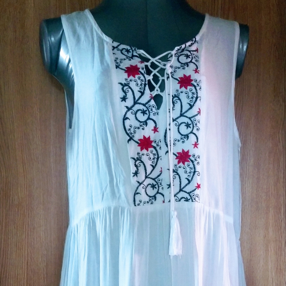 NWT Anandas Women's Peasant White Embroidered XXL